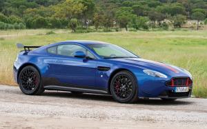 Aston Martin V8 Vantage AMR '2017 - 18
